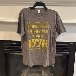 Rags of honor “kicking doors and winning wars” shirt. Men’s size Large. 15C